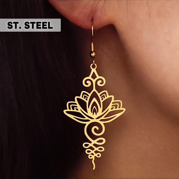 Jewelry - ⚜️[𝟯/$𝟮𝟴]⚜️NEW Large Lotus Stainless Steel Earrings